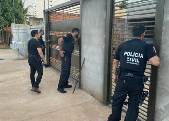 Polícia Civil cumpre 54 ordens judiciais contra investigados por furtos de R$ 3,5 milhões em peças automotivas.