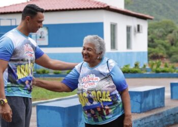Gestão Ricardo Galvão proporciona mais uma viagem para idosos de Aragarças para Caldas Novas.