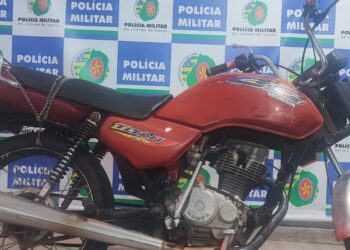 Polícia militar recupera motocicleta na cidade de aragarças.