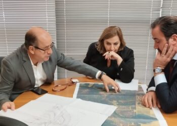 Dr. Eugênio e prefeito Mariano reúnem-se com secretária da SEMA para destravar regularização do assentamento Nacional.