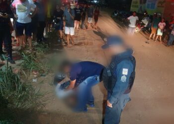 Motociclista morre após perder o controle da moto e se chocar em poste de energia elétrica na BR-230 em Itaituba, no PA