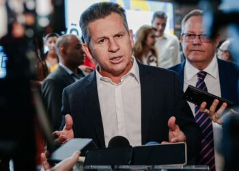 "AL assinou atestado que errou; R$ 700 mi é muito dinheiro"