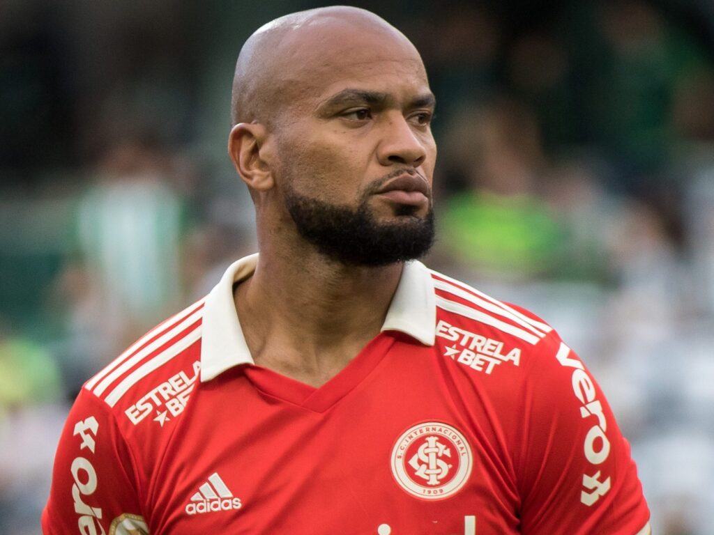 Zagueiro do Internacional, que começou no União, está suspenso por