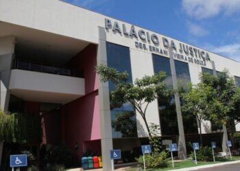 Servidor punido por sonegação de R$ 3 bilhões reverte demissão na justiça de MT