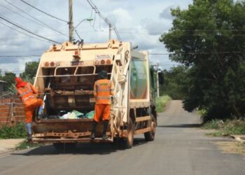 Limpurb orienta população sobre descarte de lixo no feriado natalino