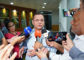 Fábio cresce e já encosta em Lúdio em Cuiabá