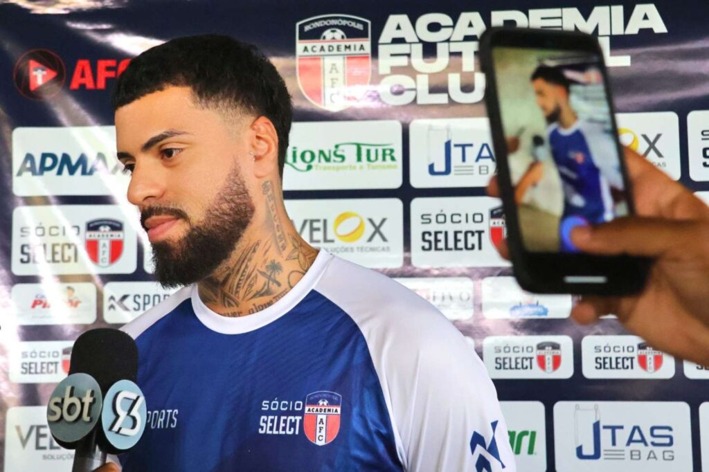 Academia repatria zagueiro que estava no futebol Árabe e da