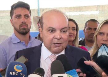 'A gente sofre ao ver as imagens', diz Ibaneis sobre superlotação de hospitais públicos no DF