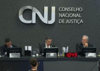 CNJ derruba afastamento de dois juízes ligados à Lava Jato e mantém afastados dois desembargadores do TRF-4 | Jornal Nacional