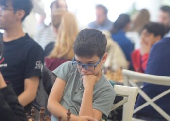 'Messi do xadrez': conheça o jovem de dez anos que venceu o melhor jogador do mundo