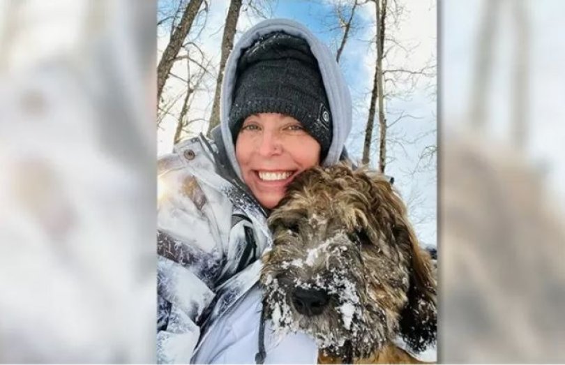 Enfermeira e cachorro morrem congelados e abraados em rio