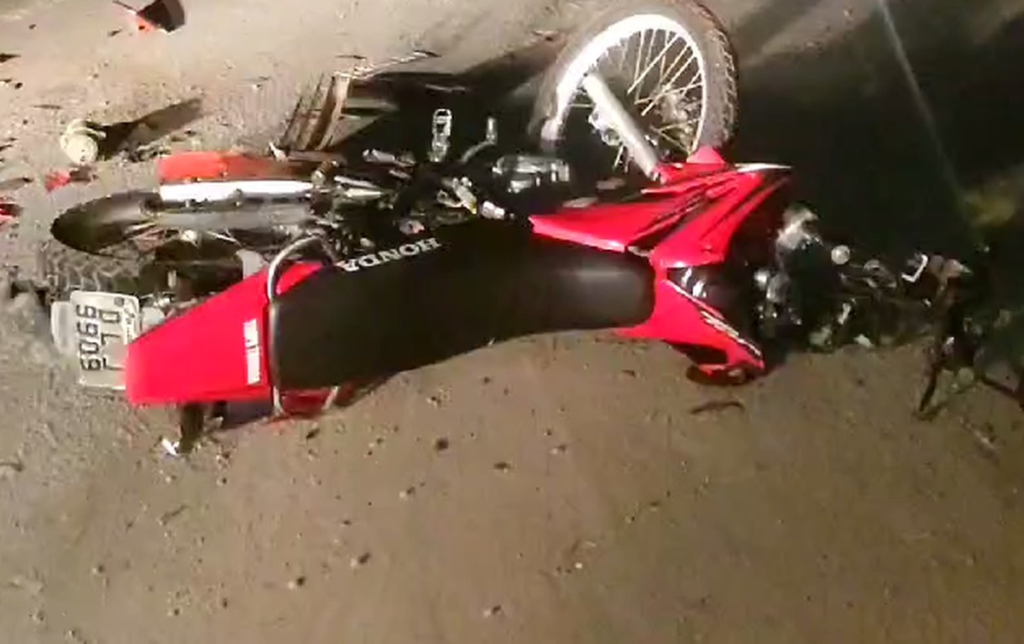 Homem de 36 anos morre após colisão frontal entre carro