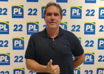 Ex-prefeito ser vice de advogada em VG