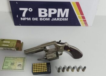 Polícia Militar prende homem com revólver e munições em Nobres