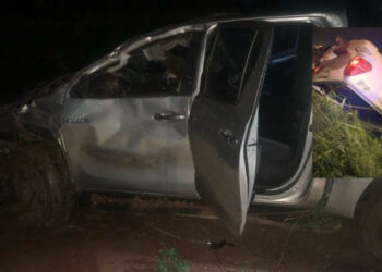 Homem perde controle de Hilux roubada e morre em Cuiabá Caminhonete estava sendo rastreada pela Polícia Militar; Deletran investiga caso