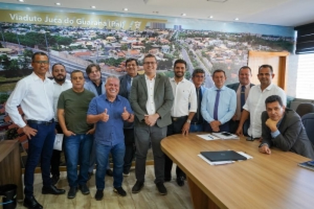 Cirurgias eletivas são pauta de reunião entre vereadores e secretário