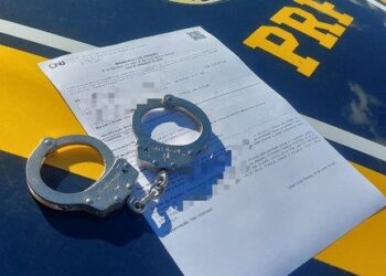 PRF prende três pessoas procuradas pela justiça