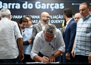 Barra do Garças firma convênio para construção de calçadas no Nova Barra, no São José e no Vila Maria.