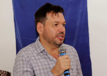 Justiça Eleitoral condena Beto Farias em R$ 10 mil por propaganda antecipada.