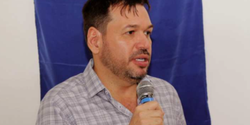 Justiça Eleitoral condena Beto Farias em R$ 10 mil por propaganda antecipada.