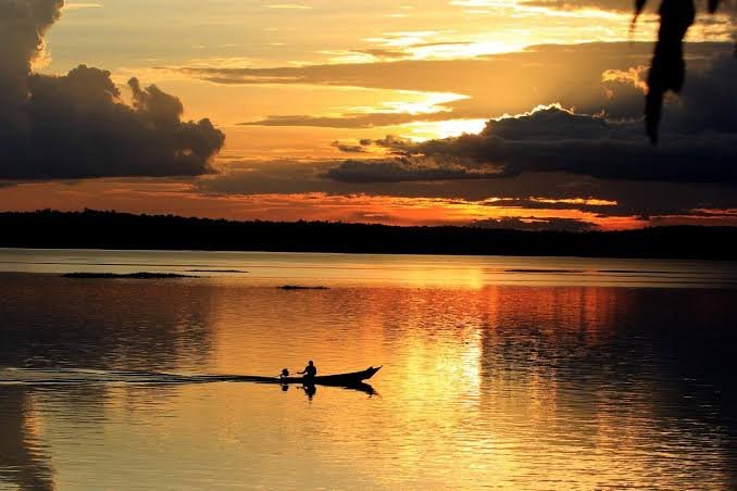 Duas crianças morrem após naufrágio de pequena embarcação em Aveiro,
