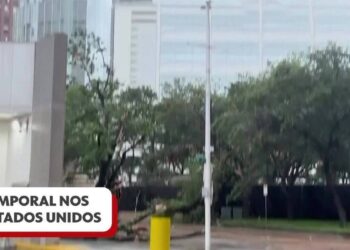 VÍDEO: Temporal mata 4 pessoas, quebra vidros de prédios e causa destruição no Texas