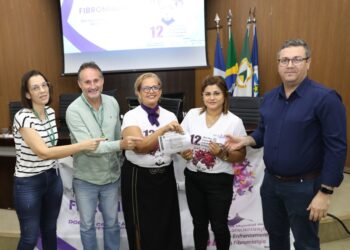 Secretário Municipal de Saúde participa do 1º Fórum Estadual sobre Fibromialgia e realiza a entrega de carteirinhas para portadores da doença