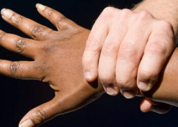 Homem denuncia racismo após suspeito se irritar com obra: “Negro safado” | RDNEWS