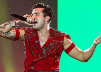 Cantor revela desejo de virar enredo de escola de samba; veja vdeo