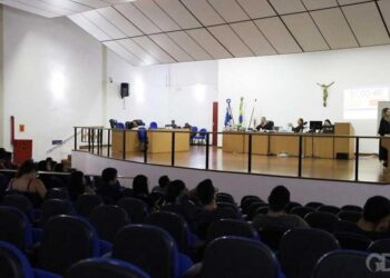 Mulher enfrenta júri por tentar matar namorado na UFMT