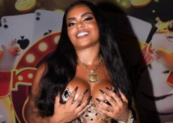 Conhea a blogueira sequestrada por gmeos e levada a motel