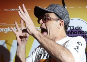 Humorista diz que mdium revelou sua misso de vida