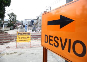 Pavimentação em obras do VLT interdita vias e altera trajeto de ônibus em Santos; veja as alternativas | Santos e Região