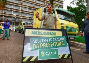 Prefeito de Cuiabá investe R$ 15 milhões no tapa-buracos, triplica equipes para atuação e força-tarefa será concluída em até 90 dias