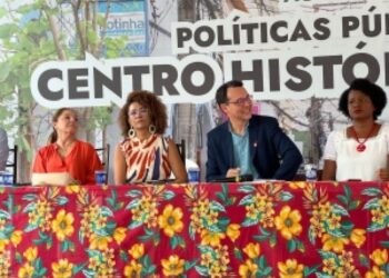 Edna participa de audiência sobre centro histórico realizada por Lúdio Cabral