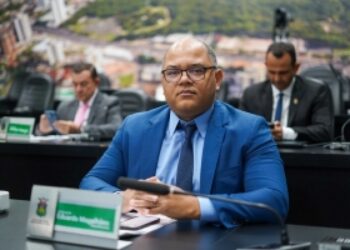 Vereador apresenta PL que prevê atendimento prioritário com psicólogo para crianças e adolescentes vítimas de violência