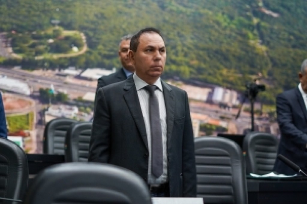 Vereador Dilemário Alencar homenageia servidores do Samu