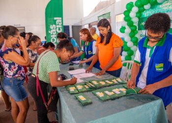 Mais de 200 cartões sociais são entregues em Aragarças.