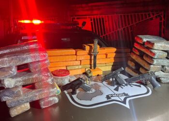 COD confronta com traficante q fazia a guarda de imóvel utilizado para armazenamento distribuição de drogas em Aragarças GO.