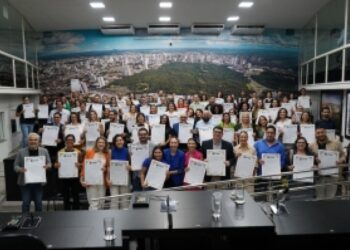 Com moção inédita, vereadora Maysa homenageia profissionais do marketing de Cuiabá