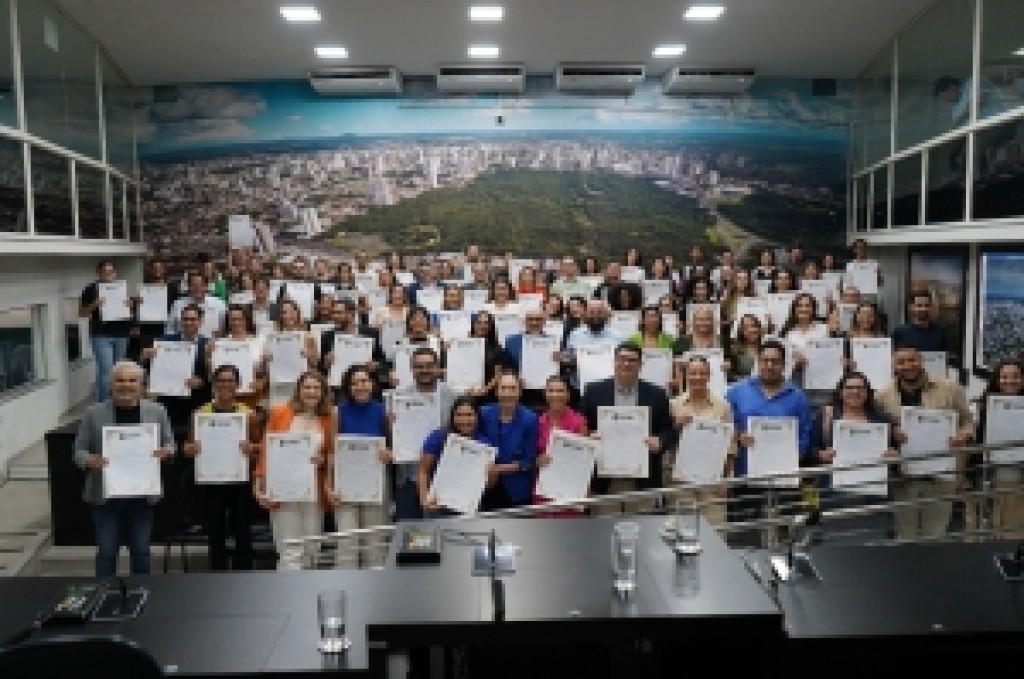 Com moção inédita, vereadora Maysa homenageia profissionais do marketing de