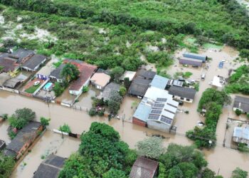 Chuvas no RS: ministério facilita saque e antecipa pagamentos do Bolsa Família no estado | Política