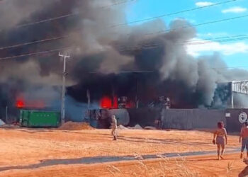 Fogo atinge empresa de armazenamento de resíduos sólidos em bairro de Sinop | RDNEWS