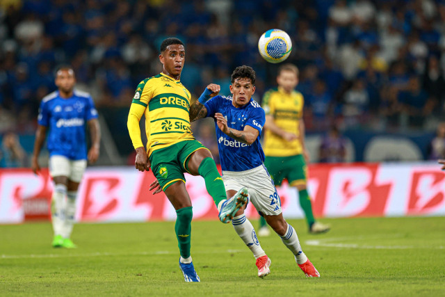 Cuiabá cai para o Cruzeiro no Mineirão e segue no