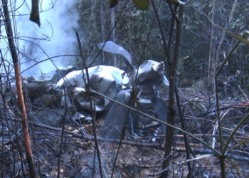 Perícia identifica passageiro de avião que caiu 10 minutos após decolagem | RDNEWS