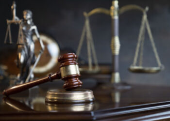 Homem é condenado a 17 anos por assassinar a esposa a facadas | RDNEWS