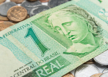 Real perde para o peso argentino e é a 2ª moeda que mais desvalorizou no ano | RDNEWS