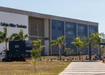 Alunos com deficincia so expulsos de colgio da PM