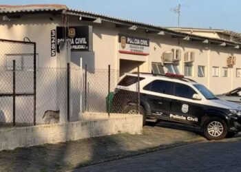 Mulher estuprada por homem com filho de 3 anos no colo
