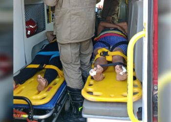 Acidente na Rodovia Transamazônica deixa vítimas presas em veículo submerso